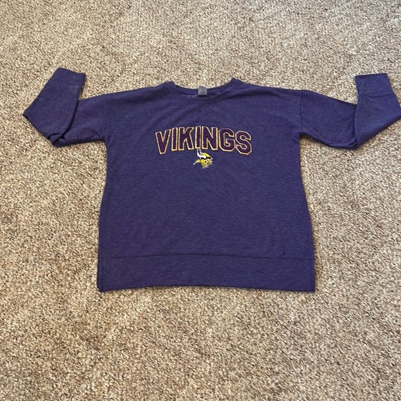 NFL Tops - GUC! NFL Vikings Sweatshirt. Purple. SZ M